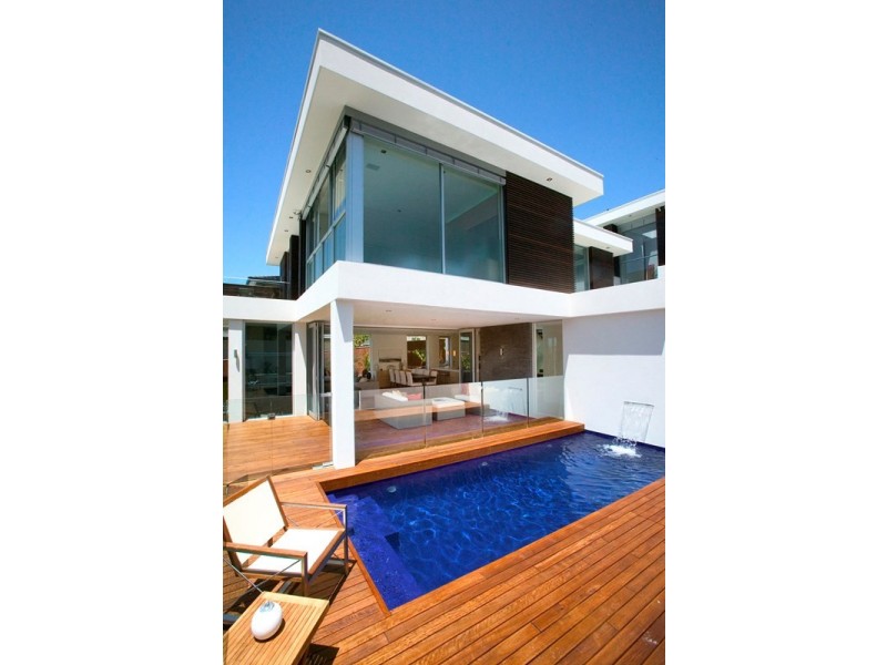 contemporary style bedroom