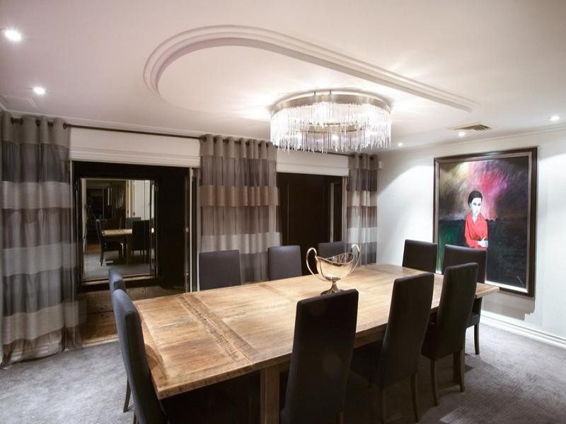 classic style dining room