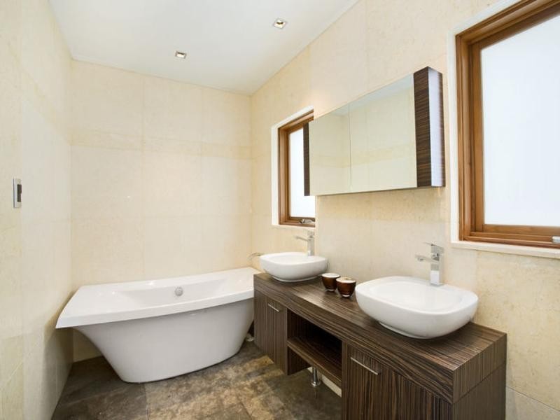 contemporary style bathroom