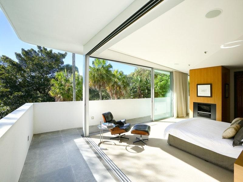 contemporary style bedroom