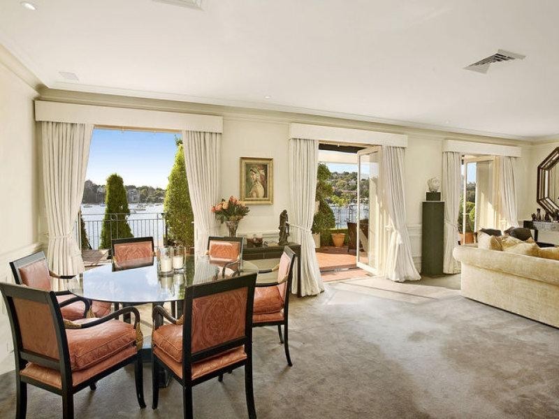 classic style dining room