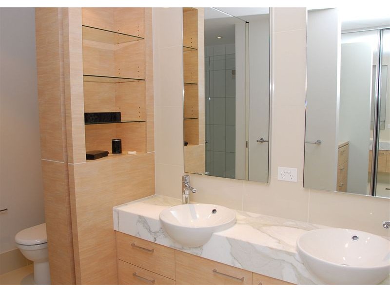 contemporary style bathroom