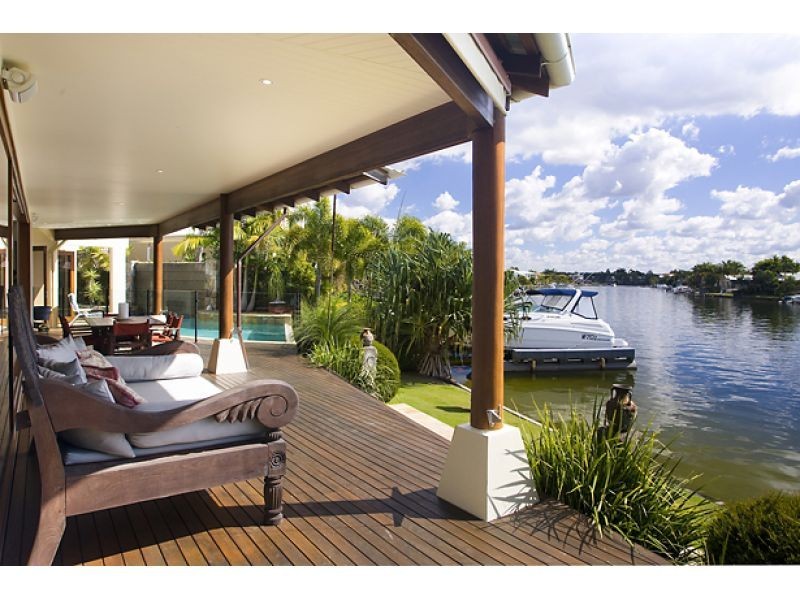 waterfront garden style landscape