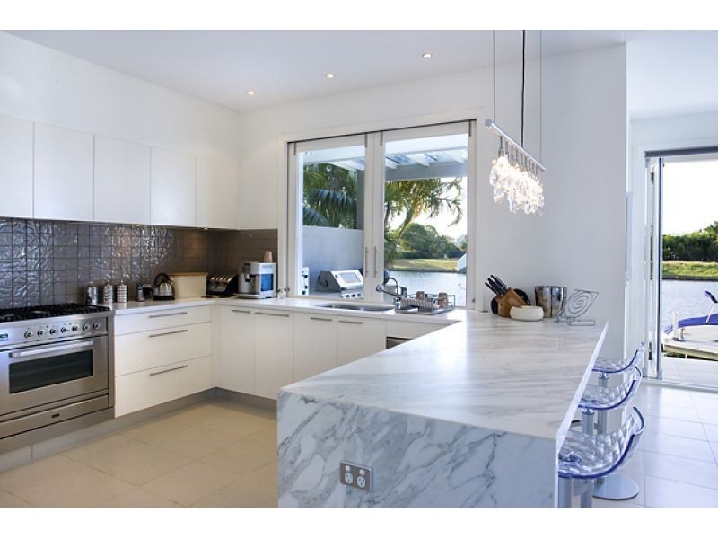 contemporary style kitchen