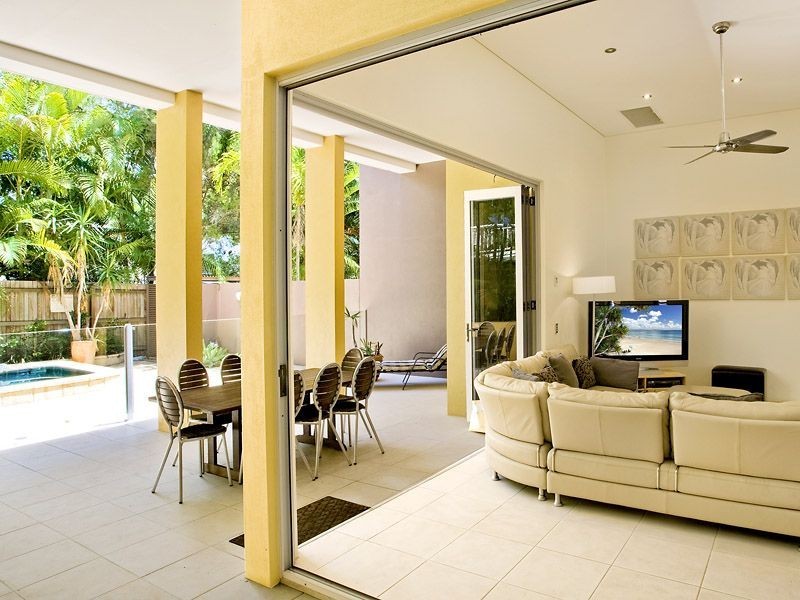 contemporary style living room