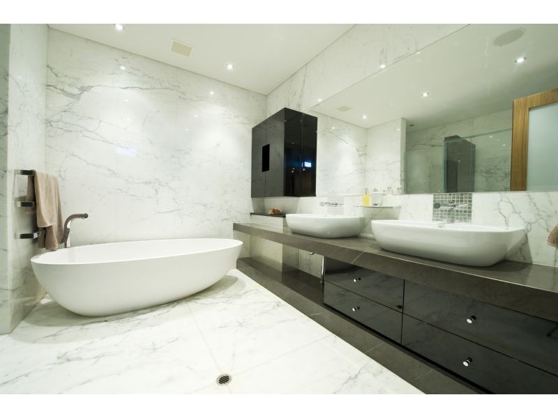contemporary style bathroom